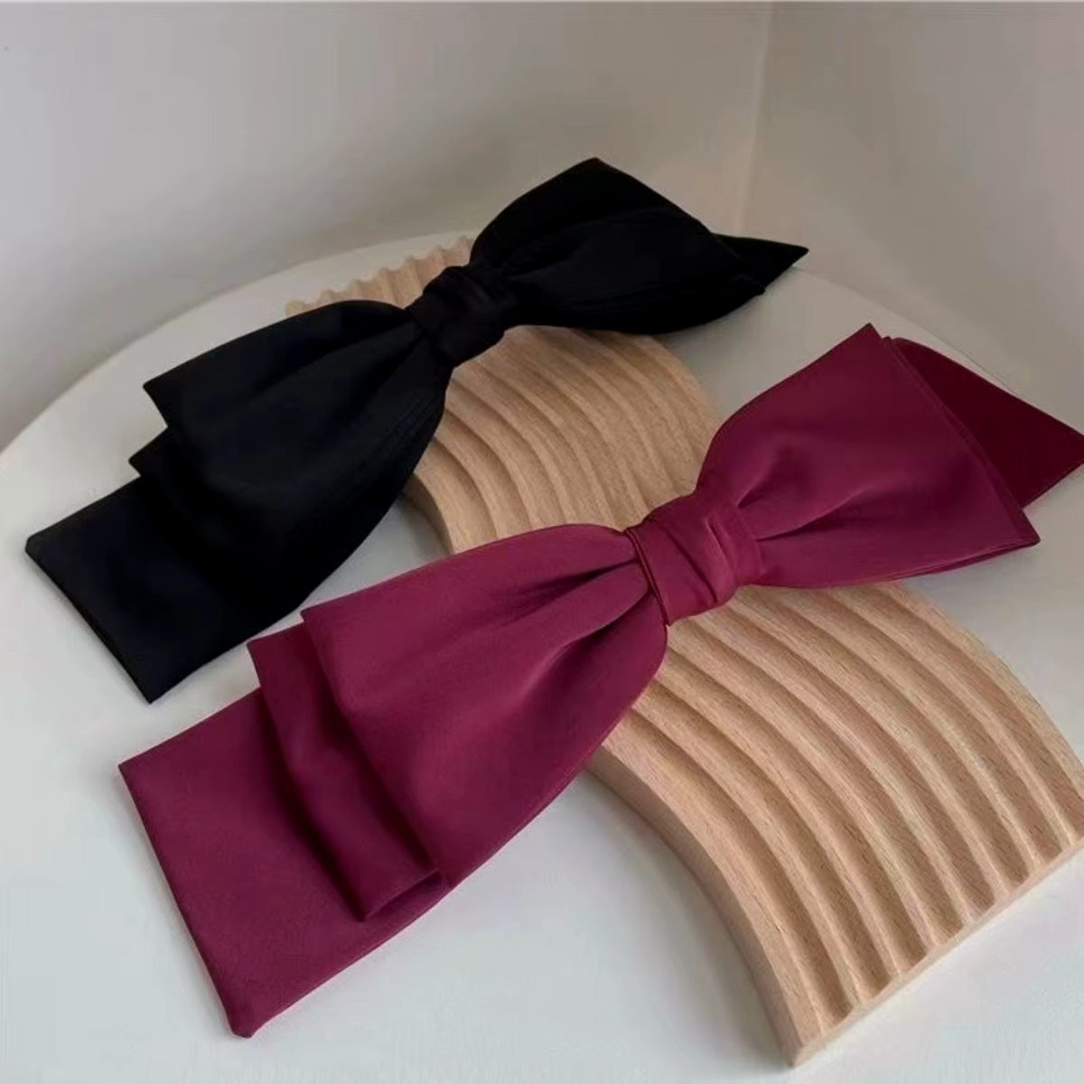 Bow black and burgundy
